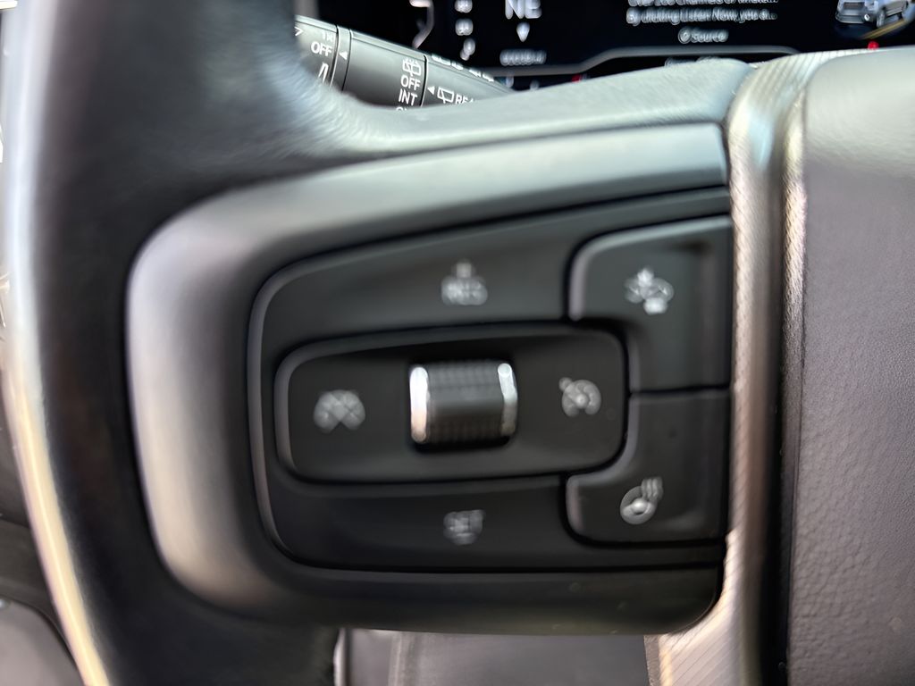 Vehicle image 23 of 42