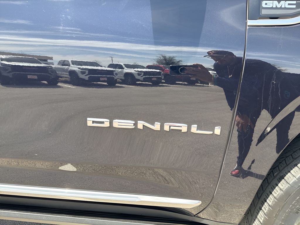 Vehicle image 11 of 42
