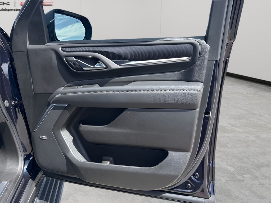 Vehicle image 13 of 42