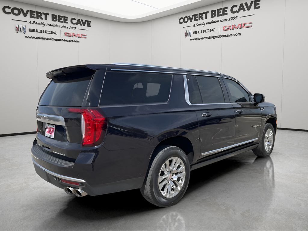 Vehicle image 7 of 42