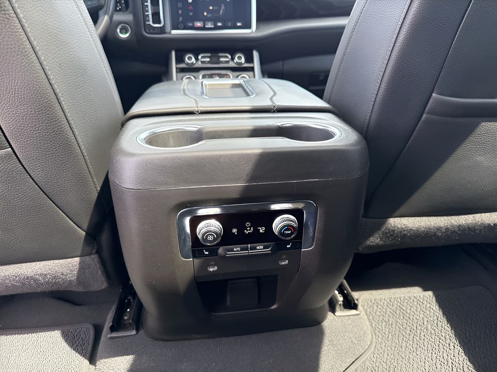 Vehicle image 39 of 42
