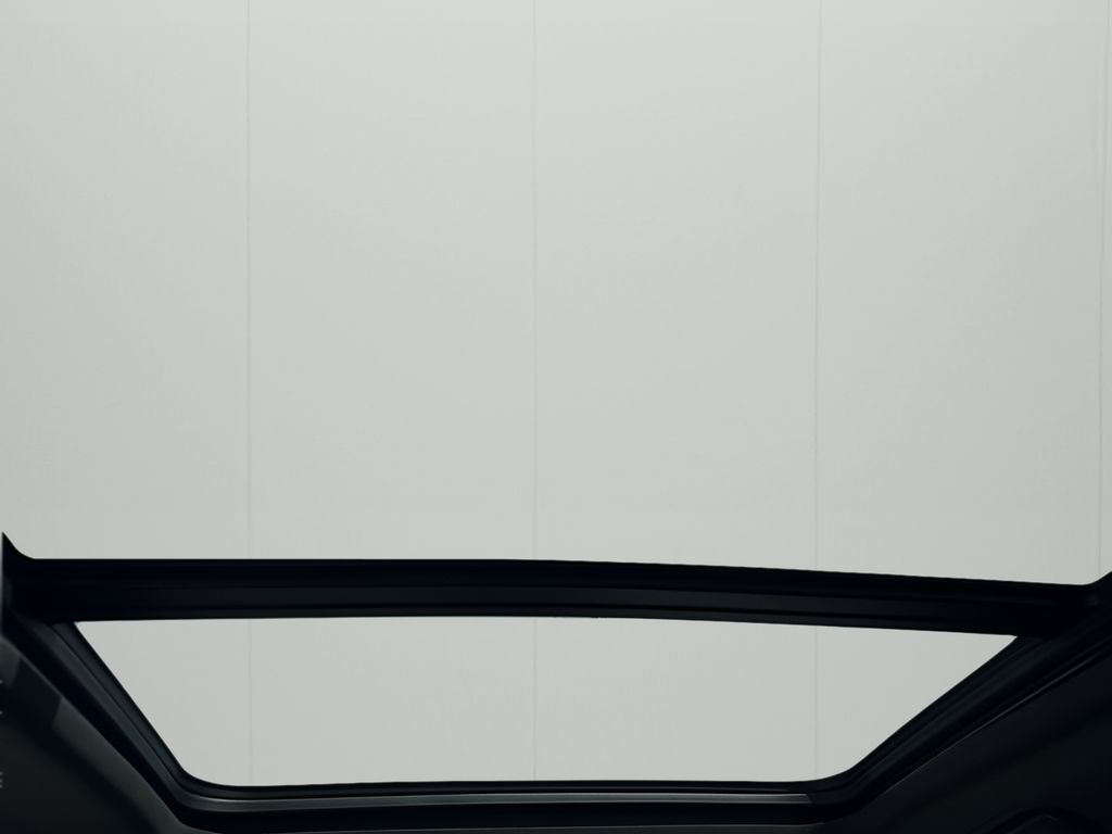 Vehicle image 41 of 42