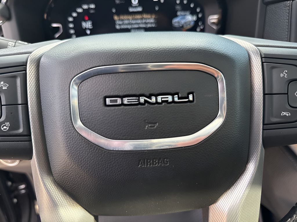 Vehicle image 25 of 42