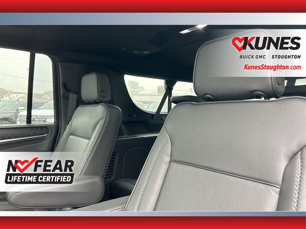 Vehicle image 41 of 47