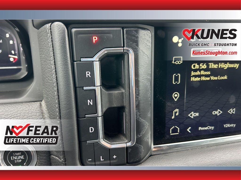 Vehicle image 27 of 47