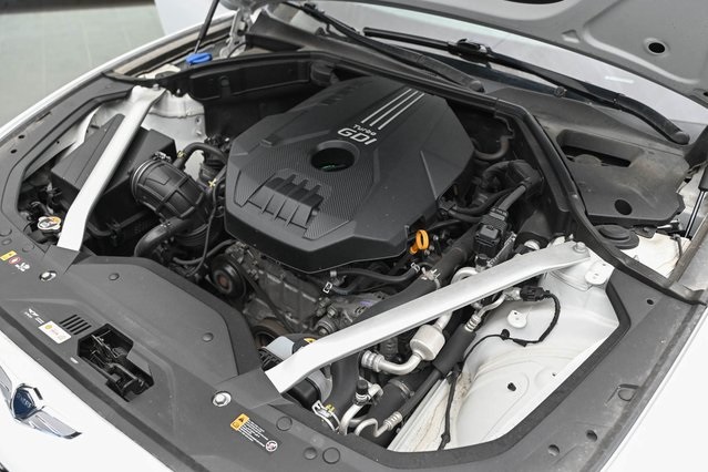 Vehicle image 9 of 32