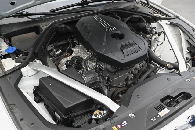Vehicle image 8 of 32