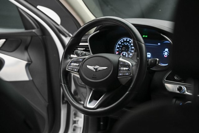 Vehicle image 19 of 32