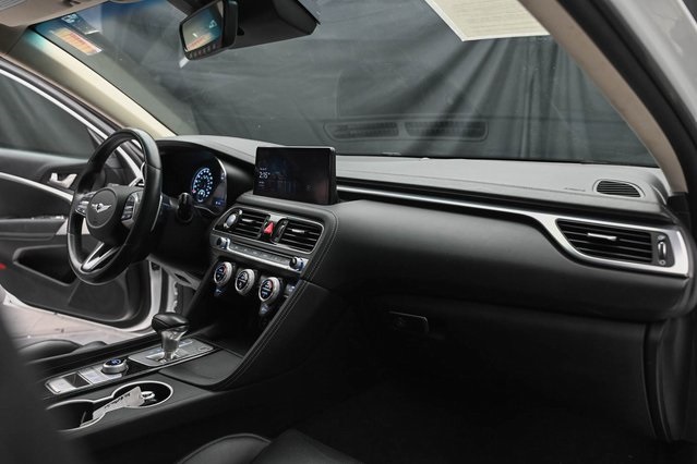 Vehicle image 16 of 32