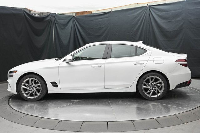 Vehicle image 7 of 32