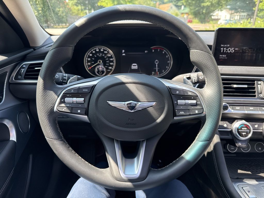2022 Genesis G70 2.0T Image 38 of 40
