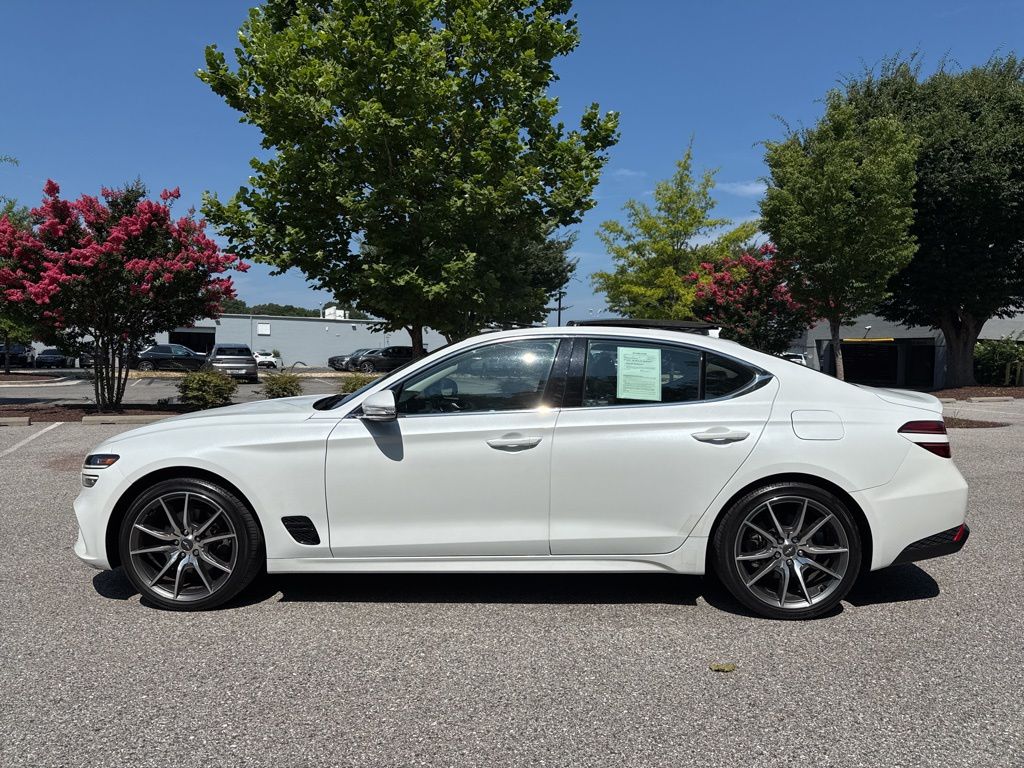 2022 Genesis G70 2.0T Image 8 of 40