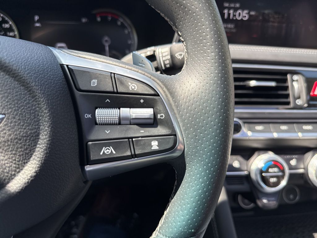 2022 Genesis G70 2.0T Image 21 of 40
