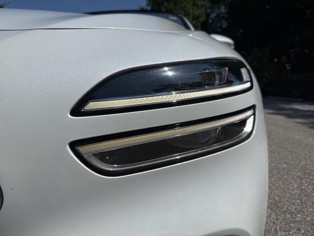 2022 Genesis G70 2.0T Image 37 of 40
