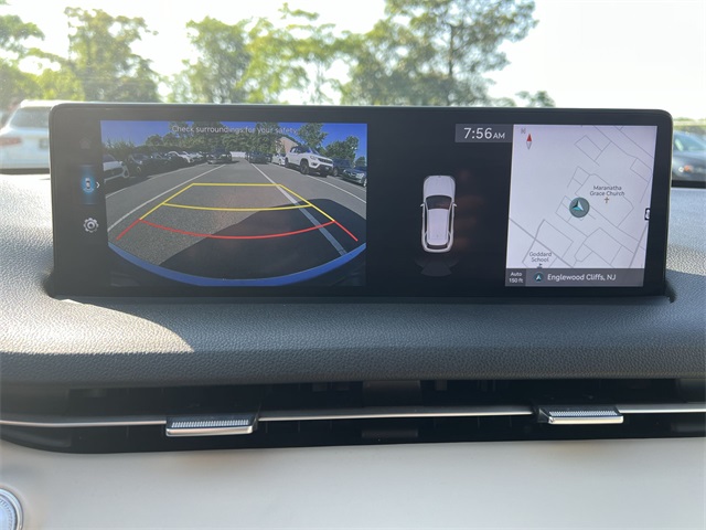 Vehicle image 21 of 26