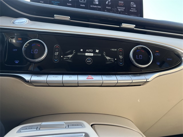 Vehicle image 18 of 26