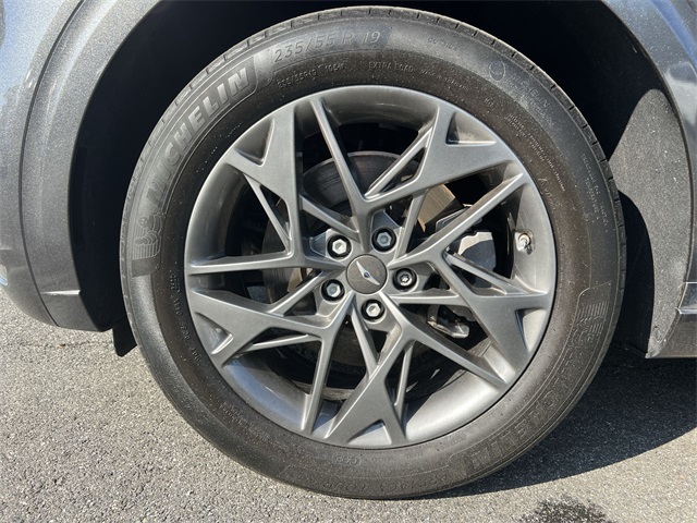 Vehicle image 10 of 26