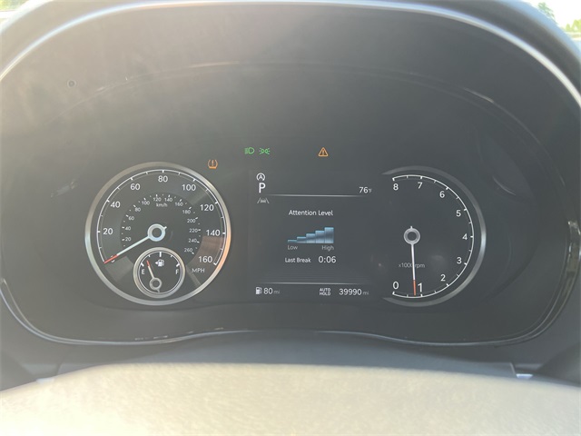 Vehicle image 17 of 26