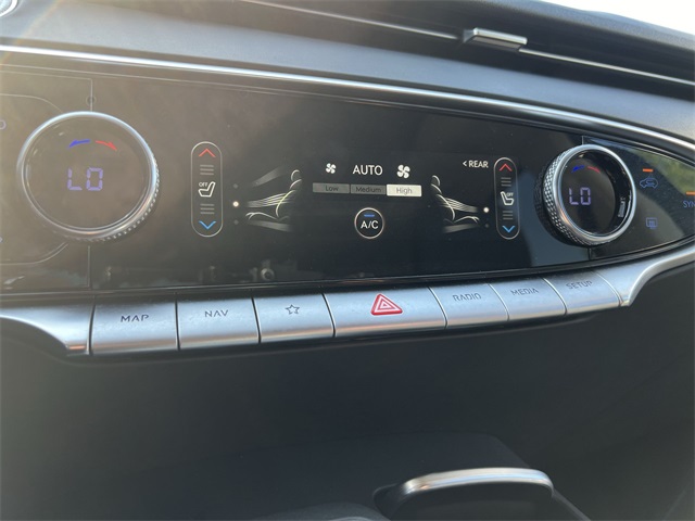 Vehicle image 25 of 26