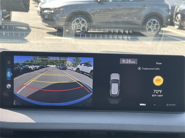 Vehicle image 20 of 26