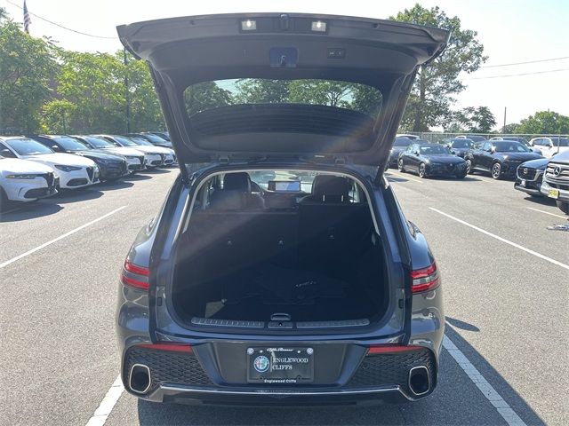 Vehicle image 12 of 26