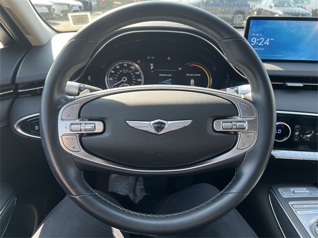 Vehicle image 24 of 26