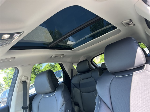 Vehicle image 14 of 26