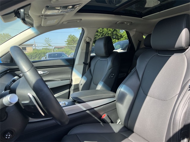 Vehicle image 15 of 26