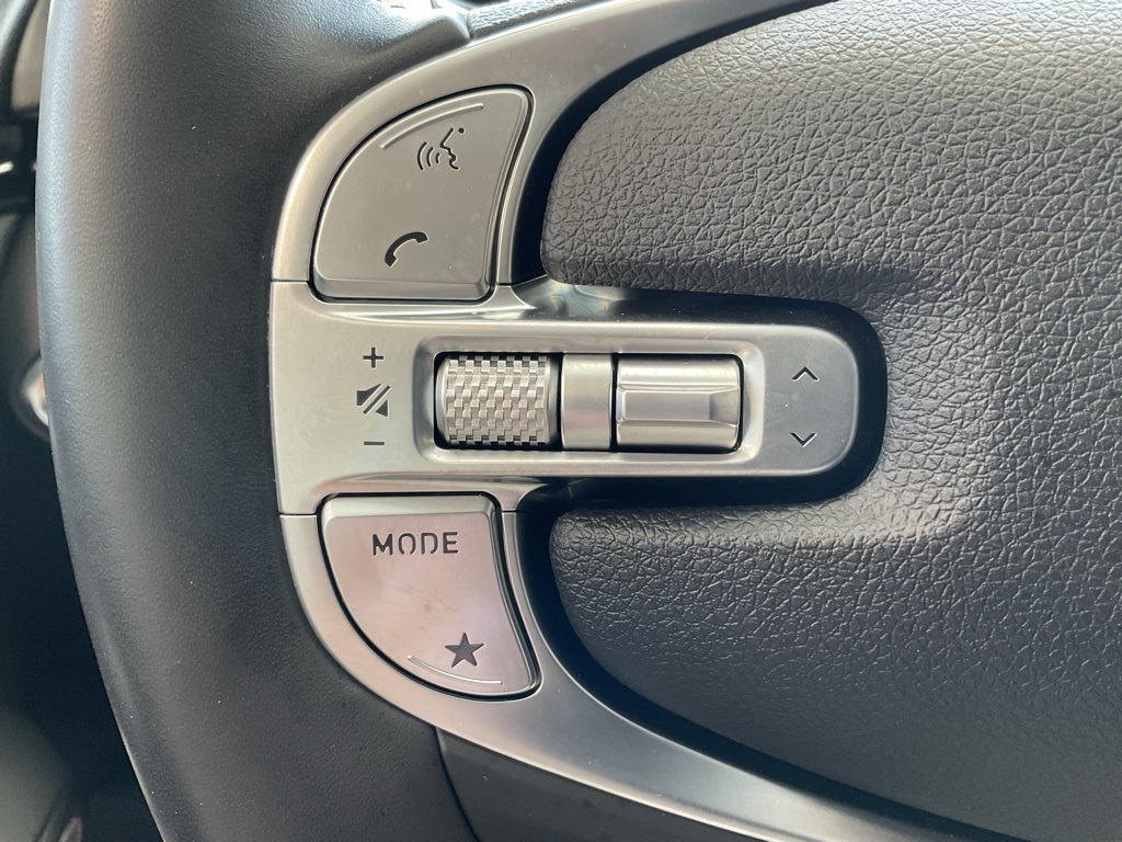 2022 Genesis GV70 2.5T Image 23 of 27