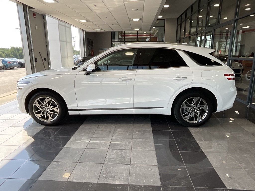 2022 Genesis GV70 2.5T Image 7 of 27