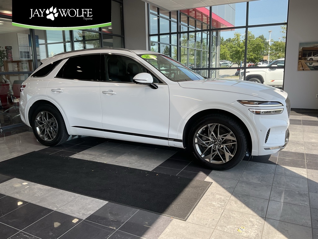 2022 Genesis GV70 2.5T Image 3 of 27