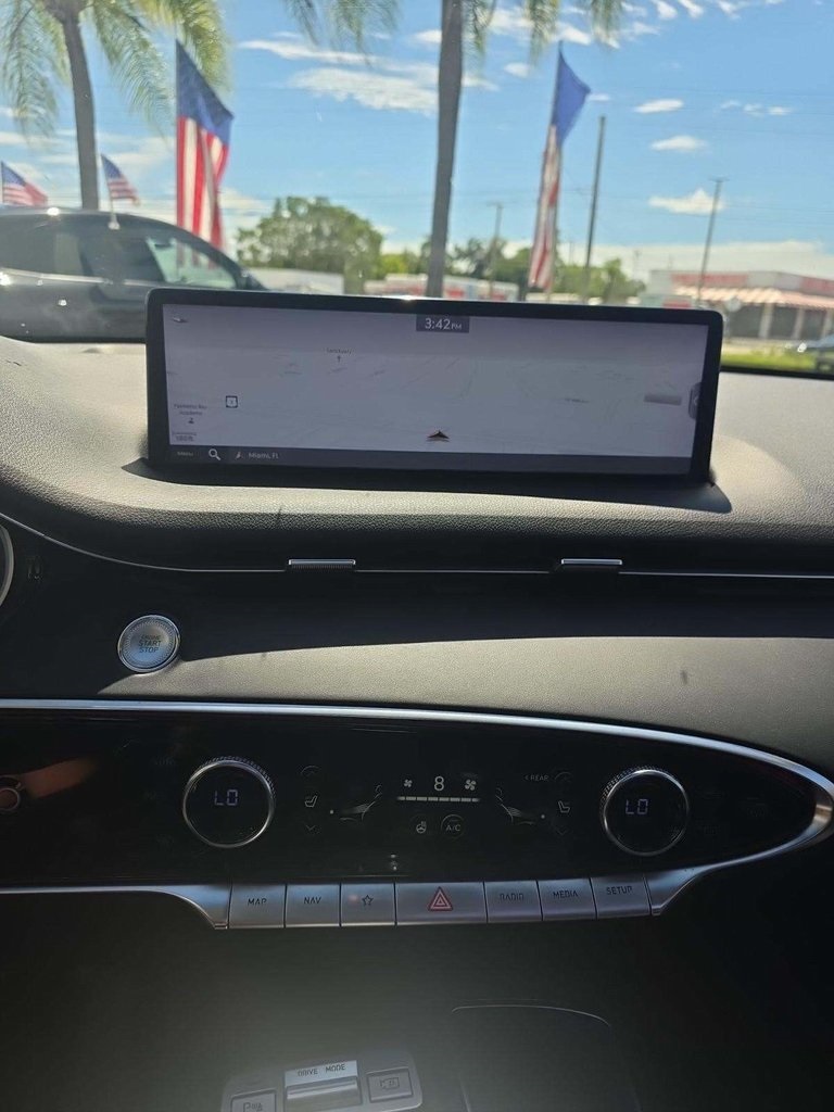 Vehicle image 3 of 9