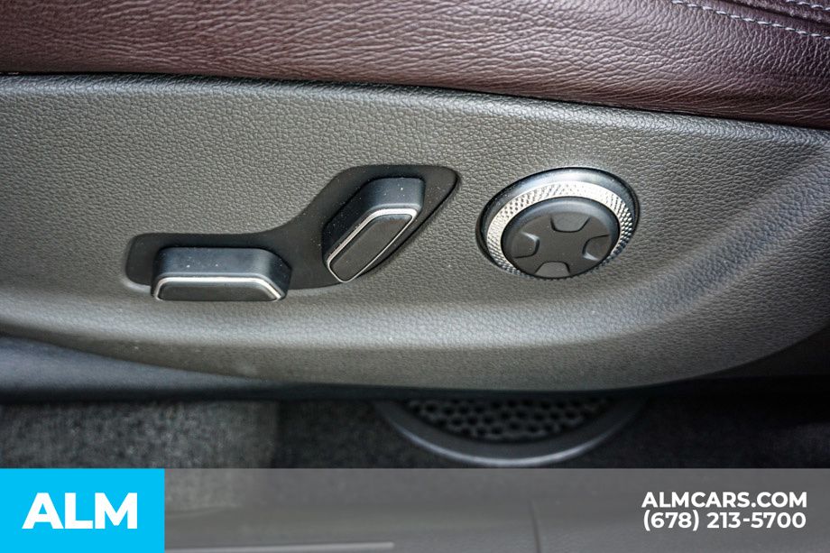 Vehicle image 22 of 60