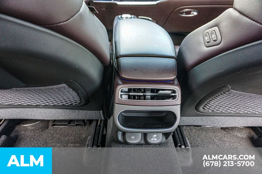 Vehicle image 23 of 60