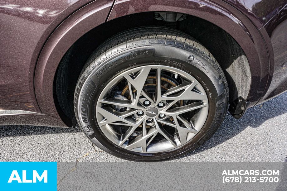 Vehicle image 10 of 60