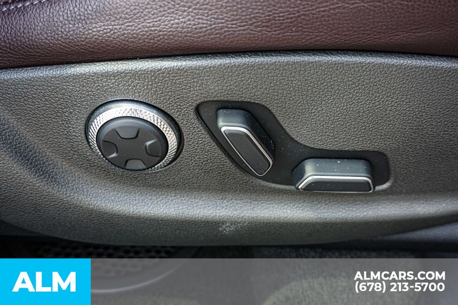 Vehicle image 20 of 60