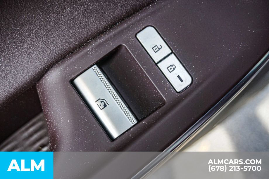 Vehicle image 41 of 60