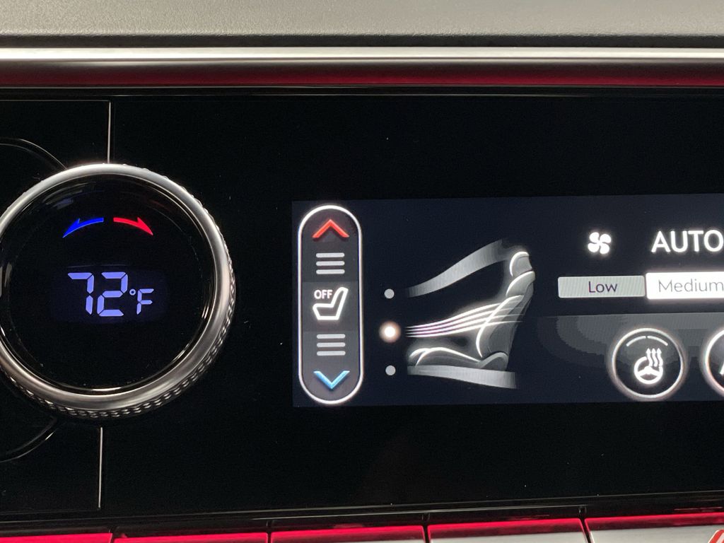 2022 Genesis GV70 3.5T Sport Image 21 of 43