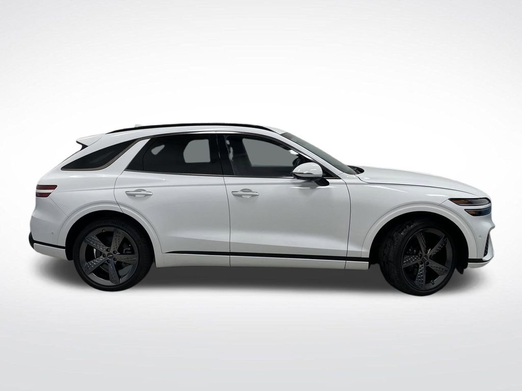 2022 Genesis GV70 3.5T Sport Image 4 of 43