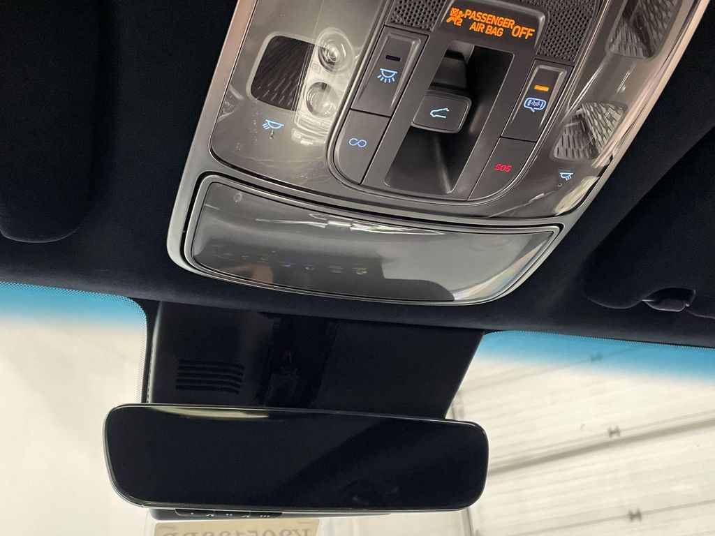 2022 Genesis GV70 3.5T Sport Image 31 of 43