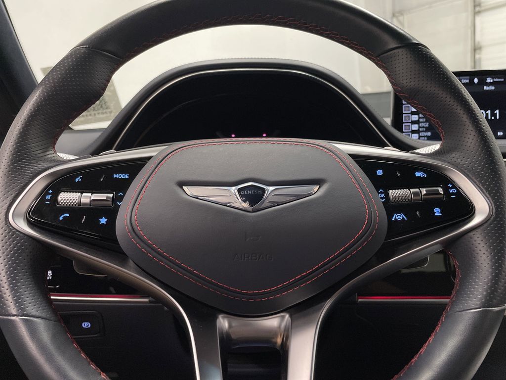 2022 Genesis GV70 3.5T Sport Image 17 of 43