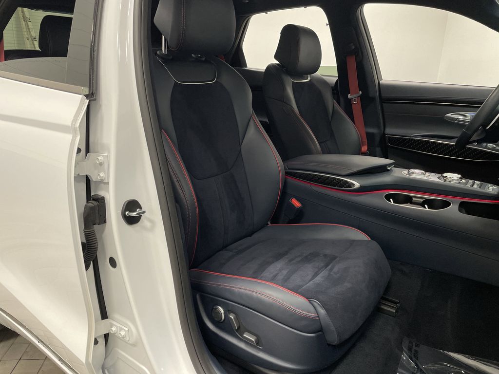 2022 Genesis GV70 3.5T Sport Image 11 of 43