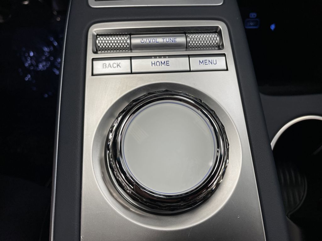 2022 Genesis GV70 3.5T Sport Image 33 of 43
