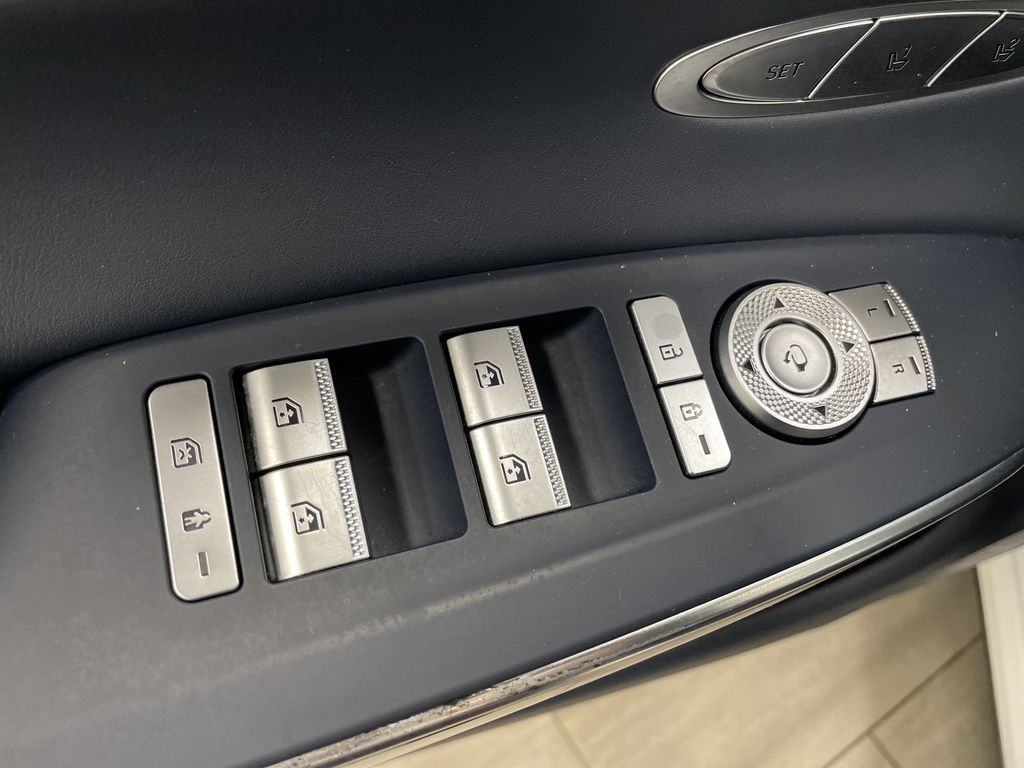 2022 Genesis GV70 3.5T Sport Image 28 of 43