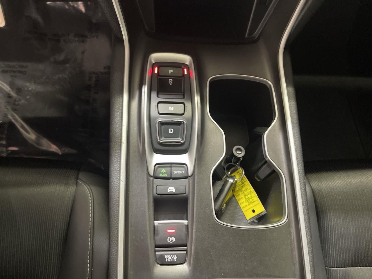Vehicle image 20 of 24