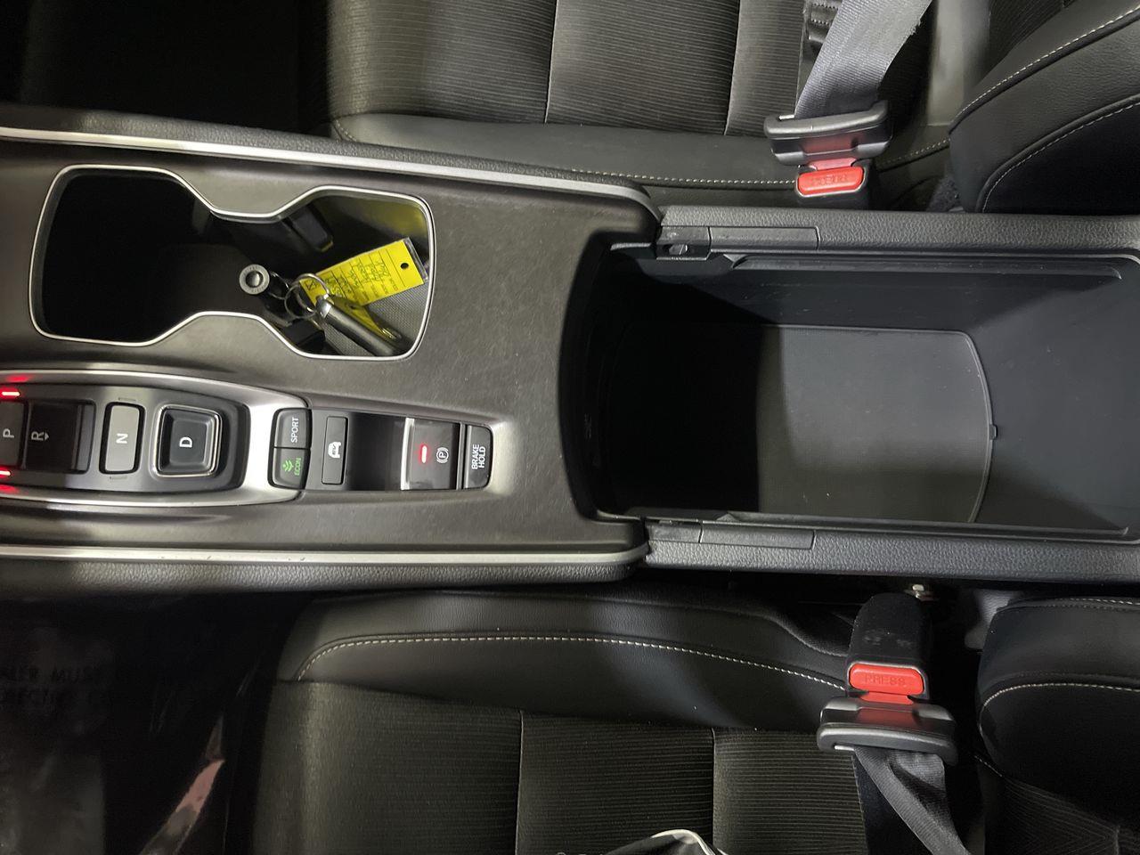 Vehicle image 18 of 24