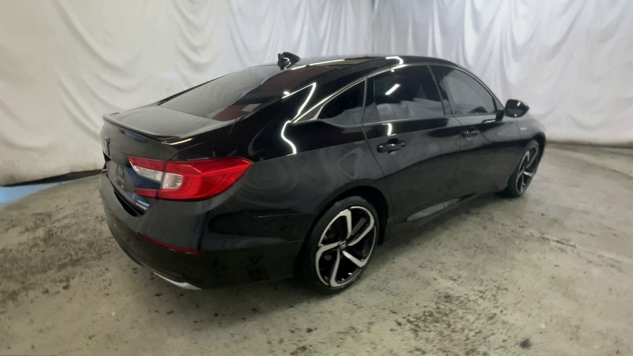 Vehicle image 6 of 24
