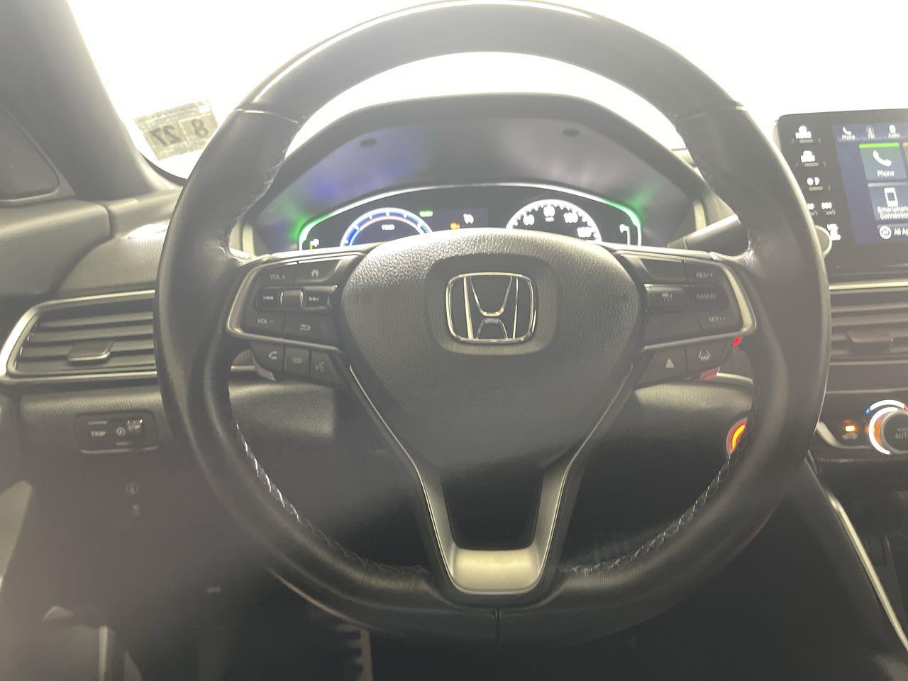 Vehicle image 21 of 24