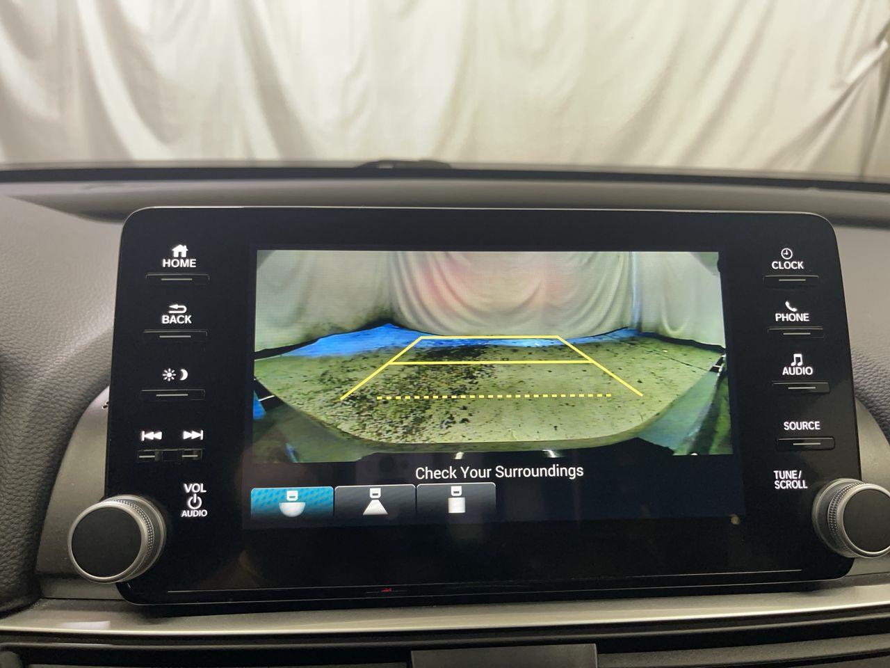 Vehicle image 14 of 24