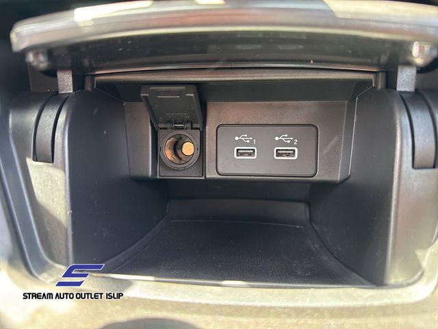 Vehicle image 25 of 31